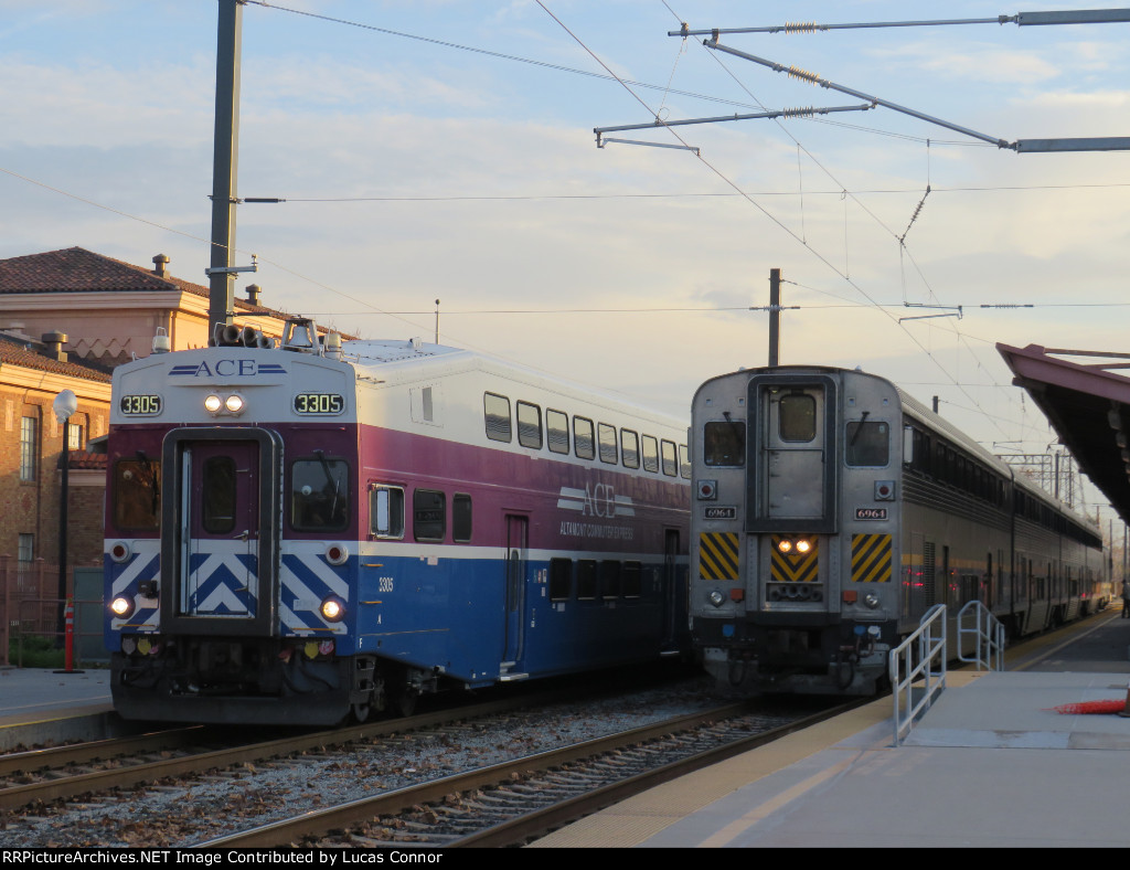 Cab Cars at Diridon